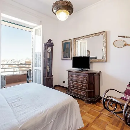 Classic Decor Flat 15min From Piazza Del Popolo Apartment